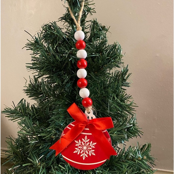 Other - wood bead Garland Christmas ornament. Red & white